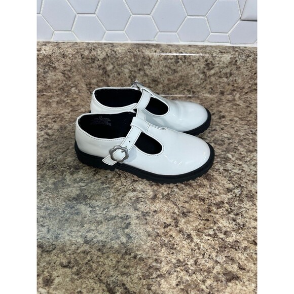 Girls White Mary Jane Dress Shoes - Picture 3 of 3